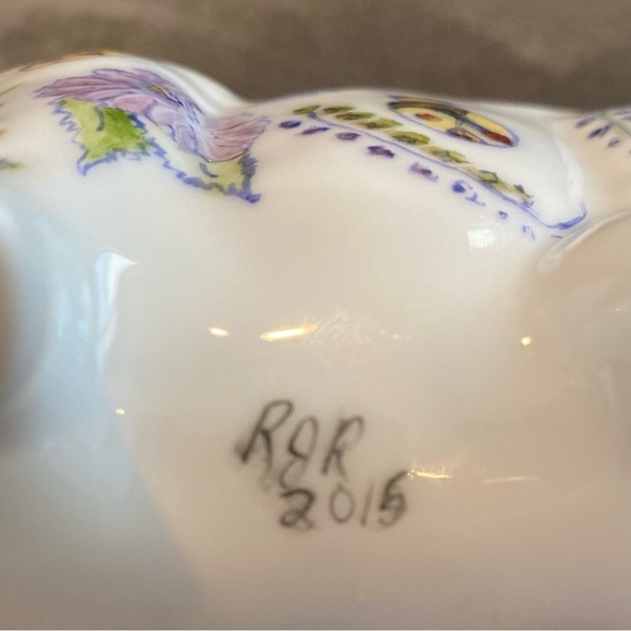 Ceramic White Cow Creamer Colorful Floral And Ladybug Design Signed “RJR… - Picture 9 of 9